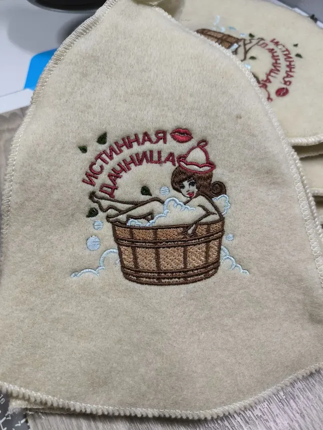 Вышивка на банной шапке