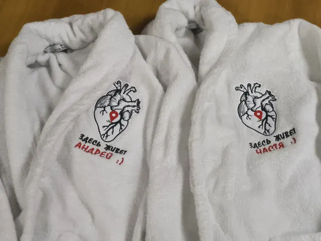 Парная вышивка на махровых халатах