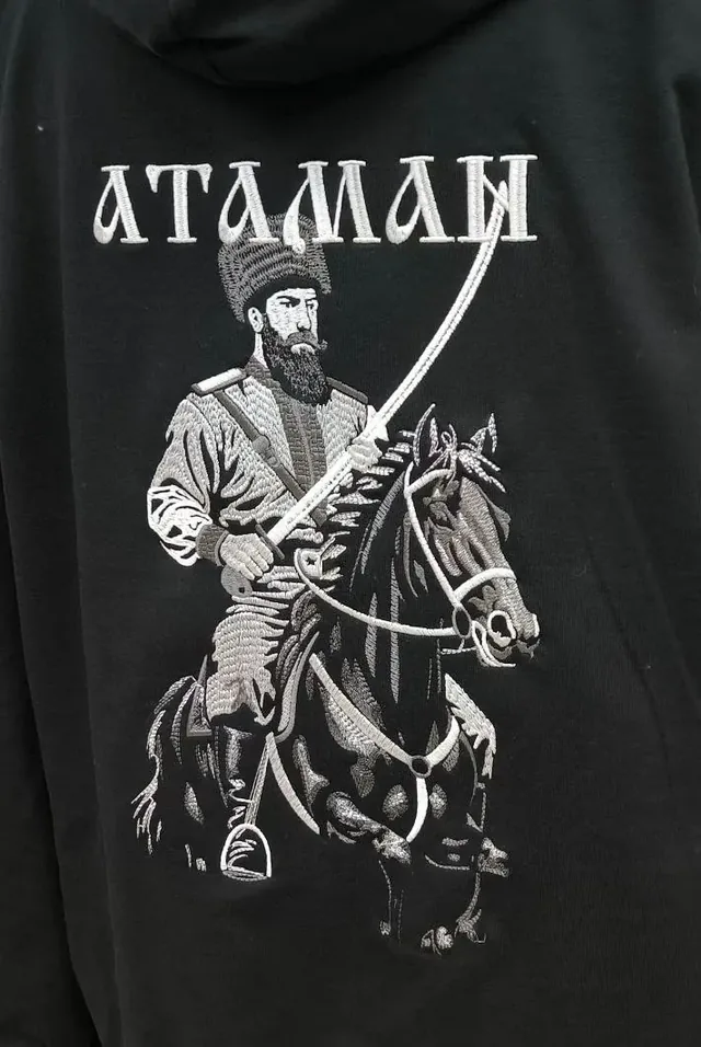 Крупная художественная вышивка